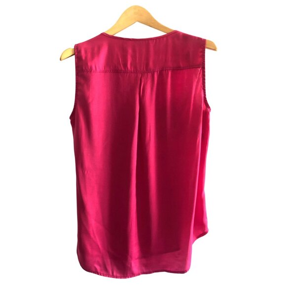 NEW YORK & CO. WOMEN'S MAGENTALIGHT WEIGHT PULLOVER V-NECK TOP SIZE MEDIUM - Picture 2 of 7